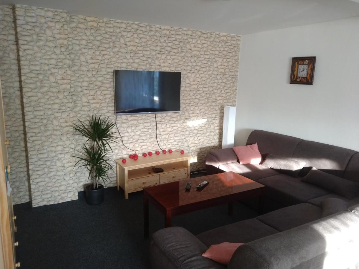 Apartman U Cechu ألبيرتشيك في ييزريسكي هوراش المظهر الخارجي الصورة